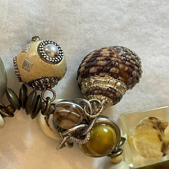 Boho Beach chic charm bracelet elastic band with stones, silver charms, shells - Picture 7 of 8